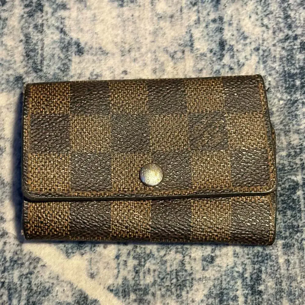 Louis Vuitton Damier Ebene 6-Key Holder